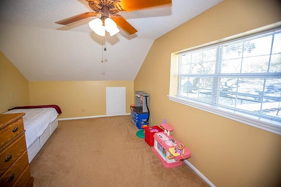 1st image of 459 Southern Oaks Dr