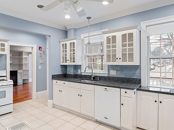 2nd image of 37 Fair St Unit 37