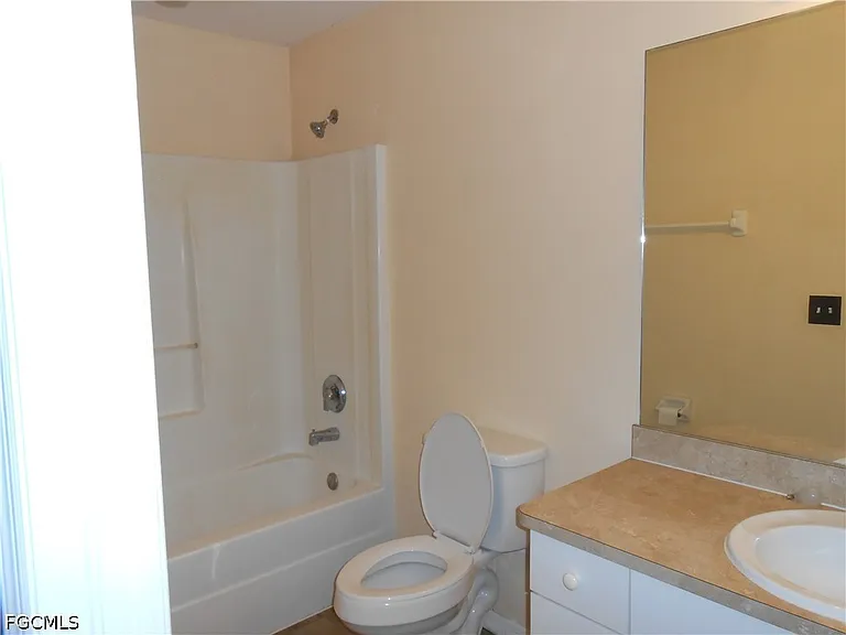 1221 Belair St E — Photo 9