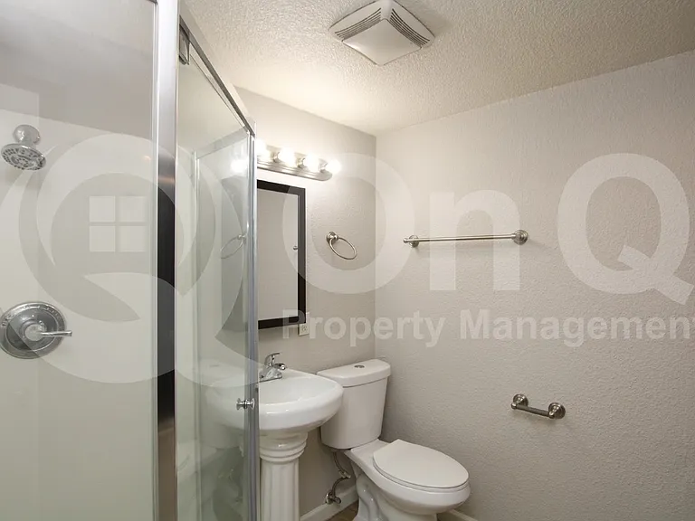 1119 N 35th St #6 — Photo 5