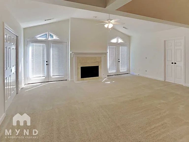 4601 Lake Village Dr — Photo 2