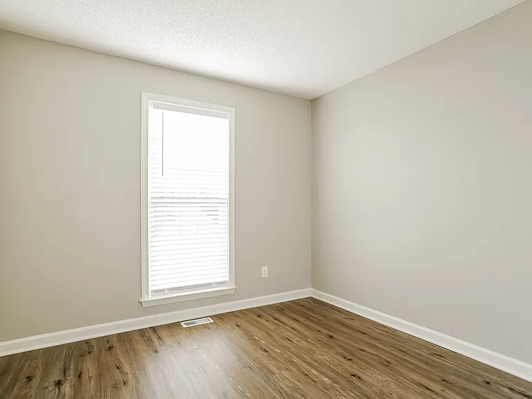203 Zircon Ln — Photo 12
