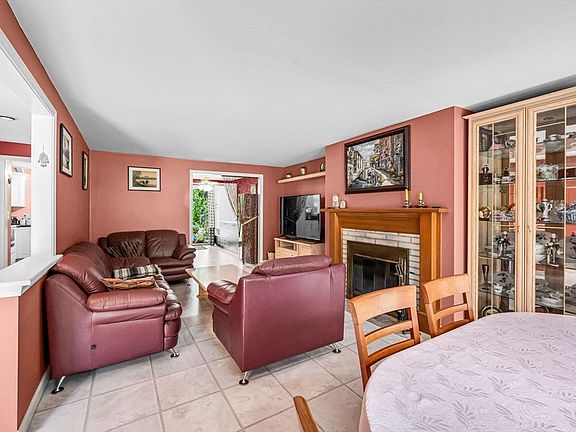 2nd image of 19 Mansion Woods Dr #A