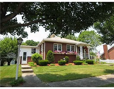 528 S Franklin Ave photo 1