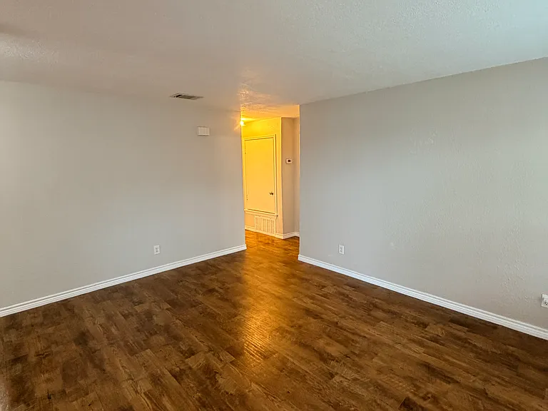 208 Uhland Rd #3 — Photo 5