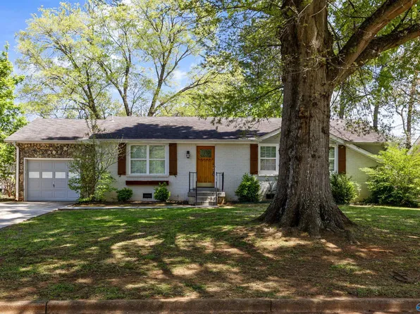 7811 Perry St SW, Huntsville, AL 35802