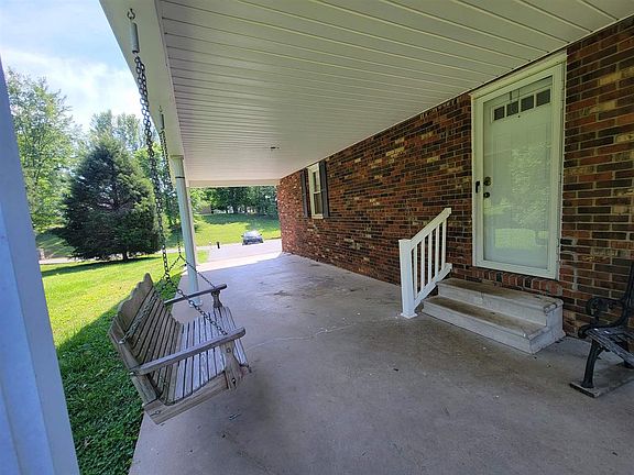 5th image of 201 E Iron Mountain Dr