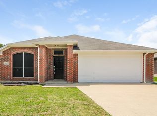 603 Wolcott Ln, Grand Prairie, TX 75052