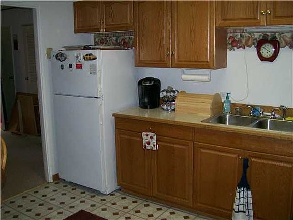 5th image of 214 Florence Ave