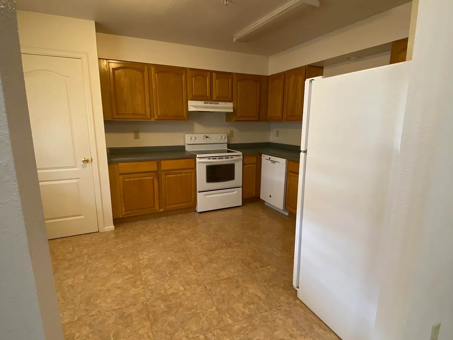 2 bed, $1,020 — Photo 3