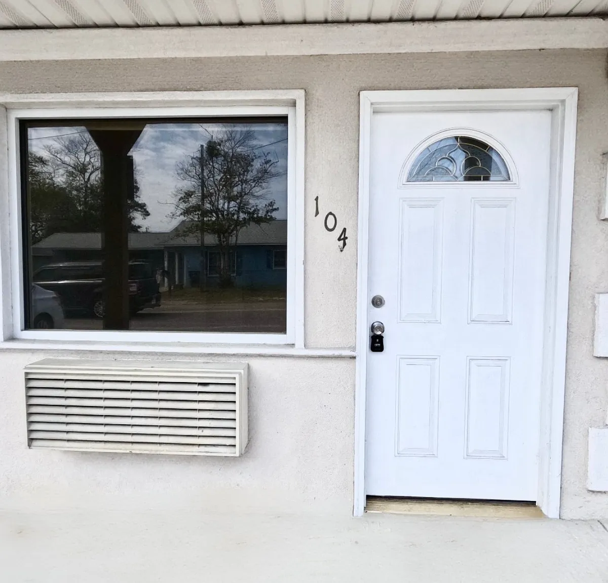 Studio, 1000 sqft, $1,200 — Photo 1