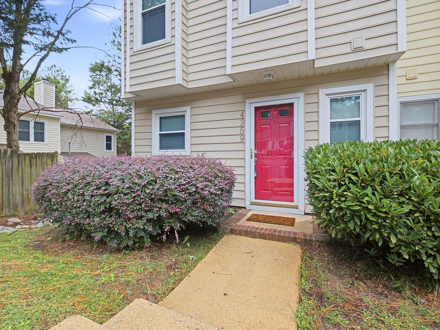2 bed, 2.5 bath, $1,625 — Photo 2