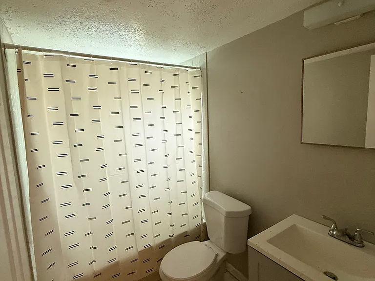 1200 E Bougainvillea Ave #B — Photo 11