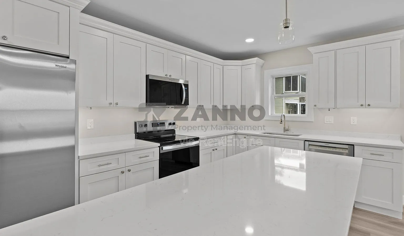 3 bed, 1.0 bath, 975 sqft, $2,350 — Photo 3