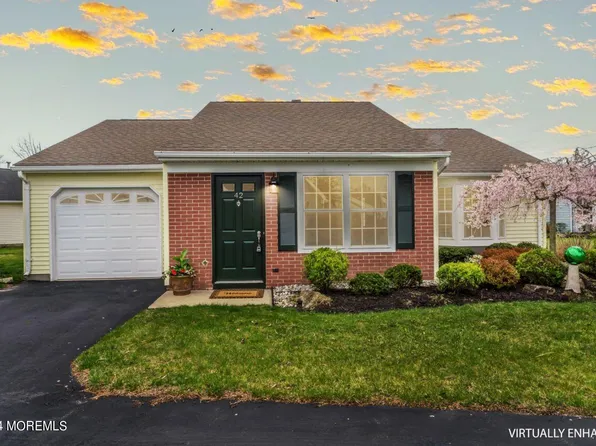 42 Edgeware Close #1000, Freehold, NJ 07728