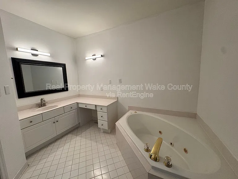 102 Powder Mill Ct — Photo 7