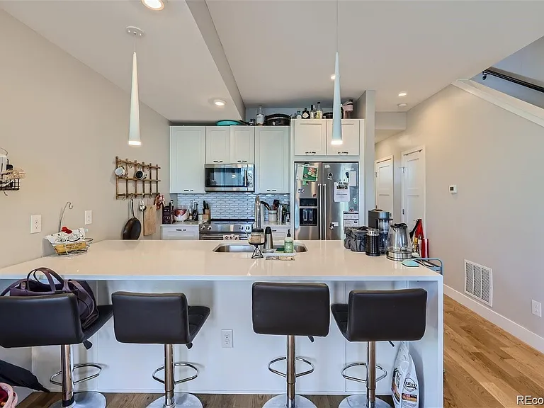 1272 Yates St #6 — Photo 9