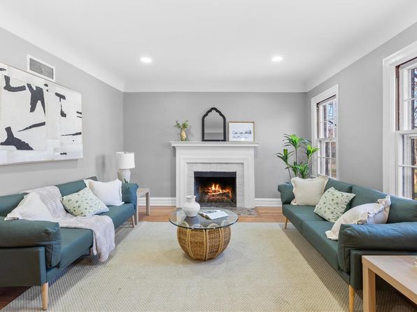 554 S Clay Ave, Saint Louis, MO 63122