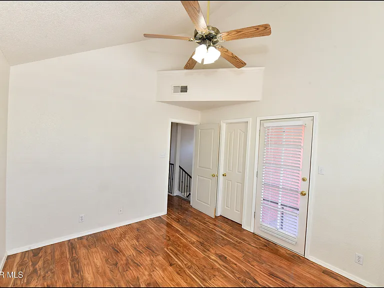 12121 Tower Hill Dr — Photo 23
