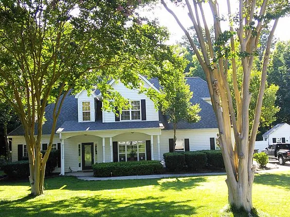 612 Lake Cove Dr, Hampton, GA 30228