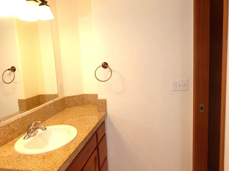 619-621 S Broad St — Photo 32