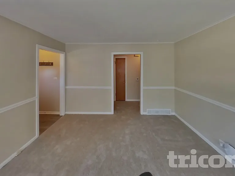 1449 S Wolf Rd — Photo 2