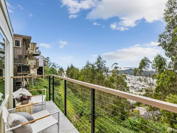495 Crestmont Dr, San Francisco, CA 94131