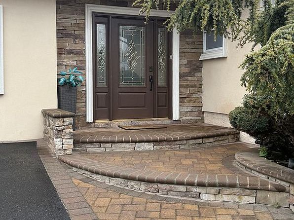 27 Camille Ln