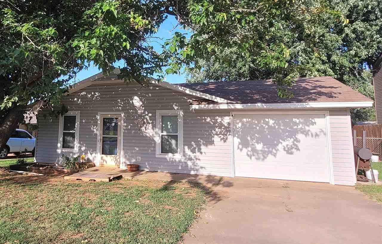 1212 N 14th St, Perry, OK 73077 Zillow
