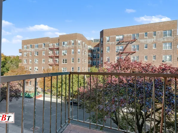 870 East 16th Street image 3 of 28