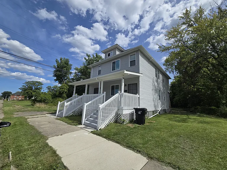 9340 Moffat Ave — Photo 16