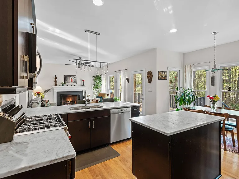 802 Creekstone Dr — Photo 17