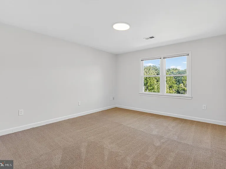 7705 Zulima Ct — Photo 23