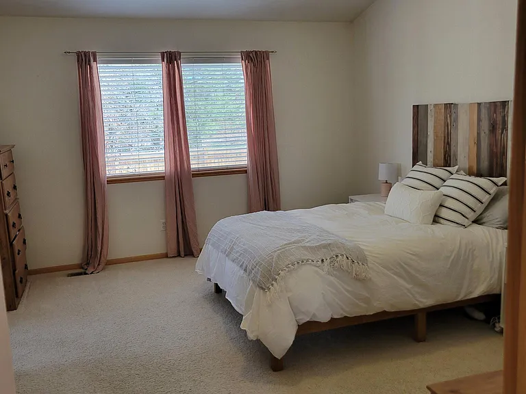 456 Lavastone Ave — Photo 9