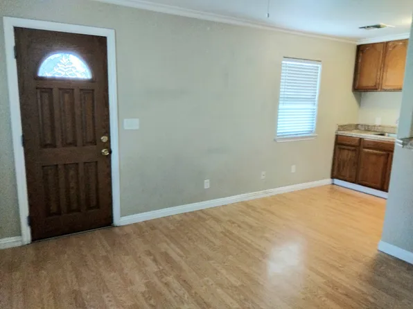 2930 33rd St APT A, Sacramento, CA 95817