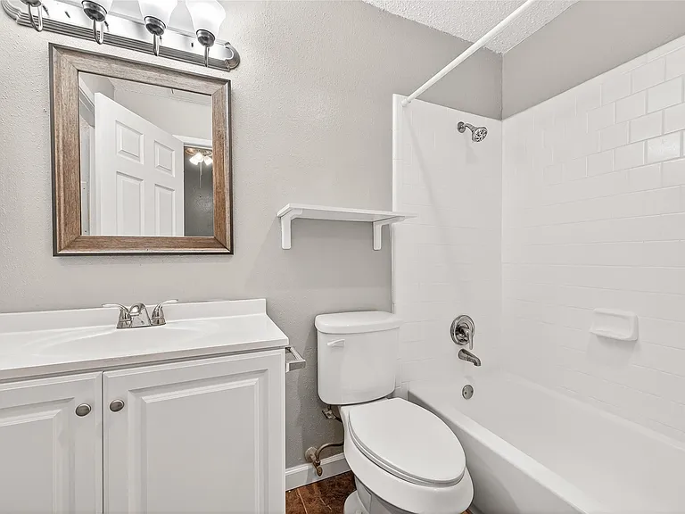 10855 Meadowglen Ln #608 — Photo 16