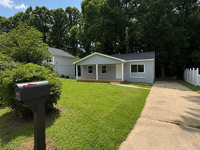 309 Martin Cir — Photo 1
