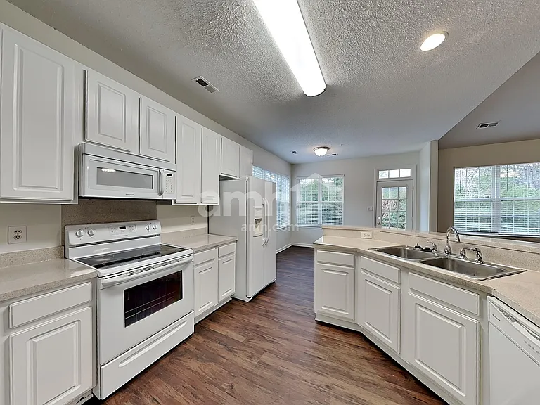 6604 Conifer Cir — Photo 4