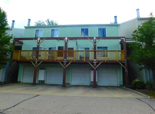 22308 River Walk Rd #7, Rocky River, OH 44116
