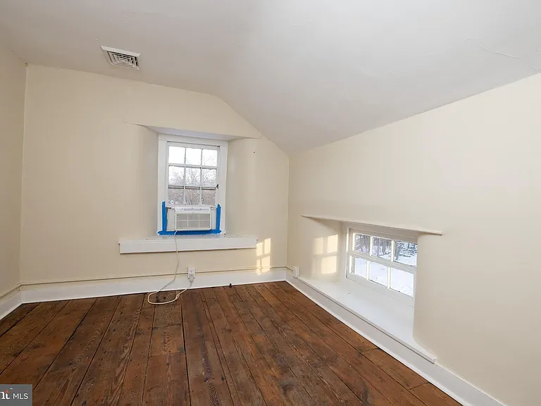 6192 Lower York Rd #B — Photo 10