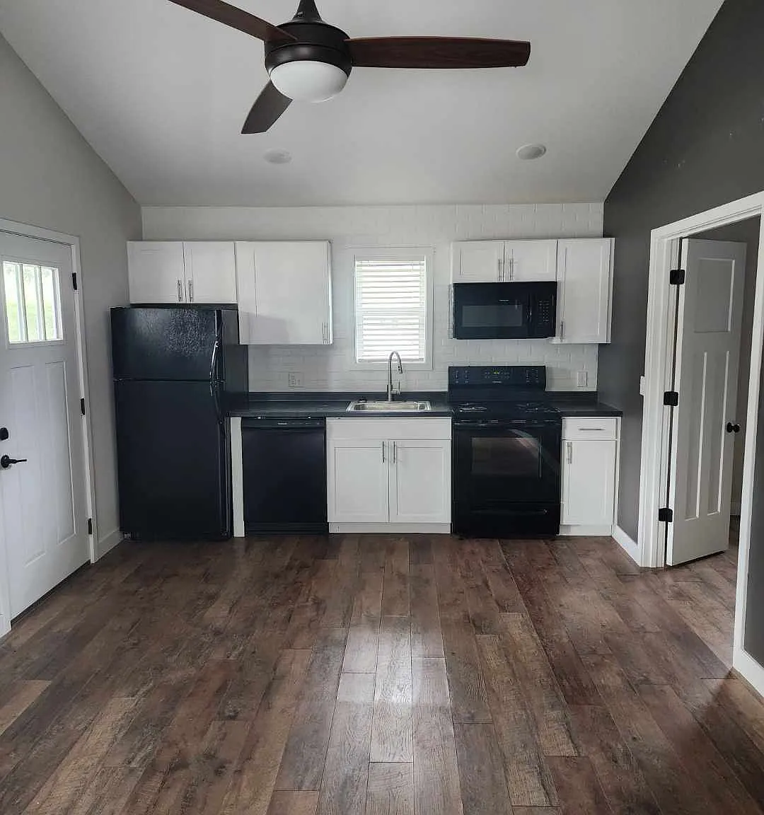 1 bed, 572 sqft, $865 — Photo 2