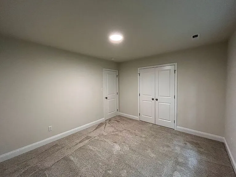 212 N Peartree Ln #E — Photo 8