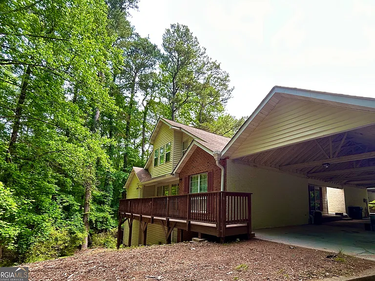 1002 Kathleen Ct — Photo 1