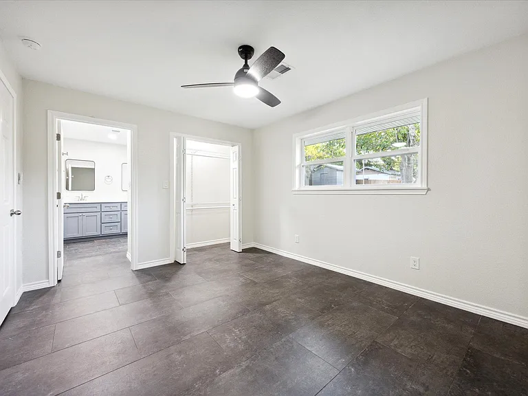 1305 W 1st St — Photo 15