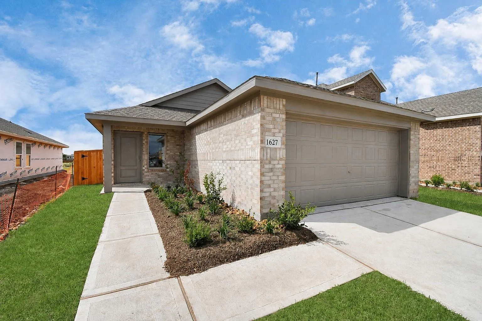 3 bed, 2.0 bath, 1474 sqft, $1,950 — Photo 1