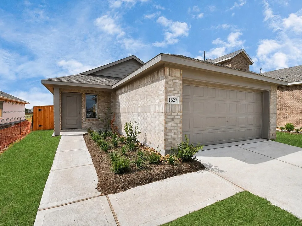 1627 Windrose Bnd