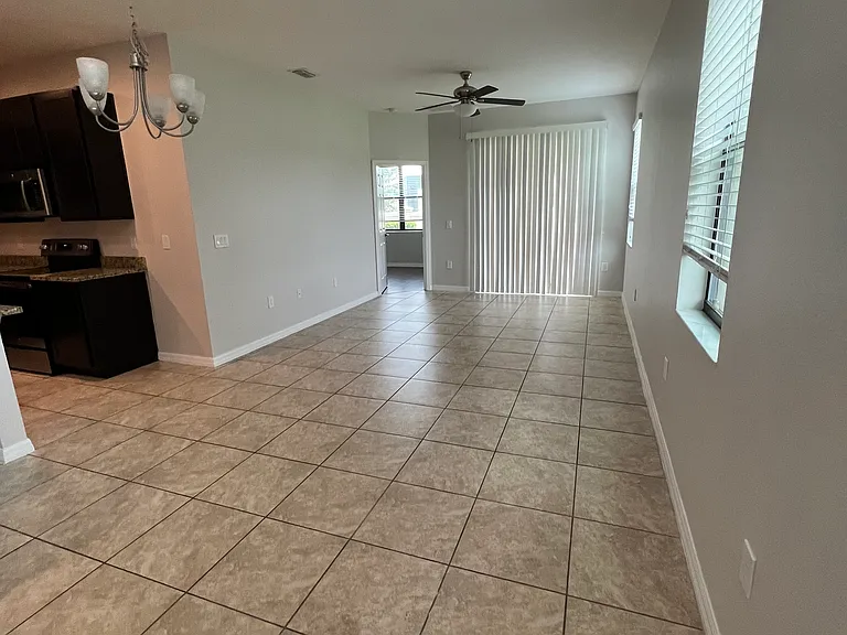 2400 Seven Oaks Dr — Photo 5