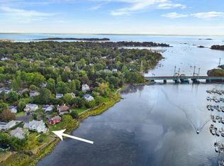 27 Bayside Ter #A, Riverside, CT 06878