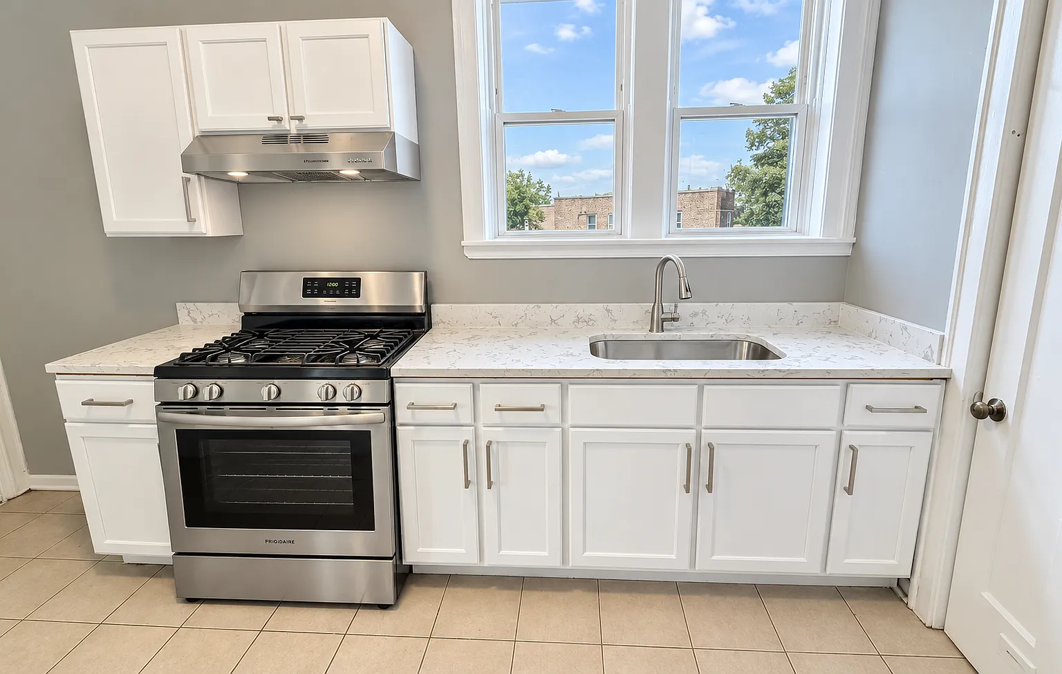 7332 S Artesian Ave — Photo 1