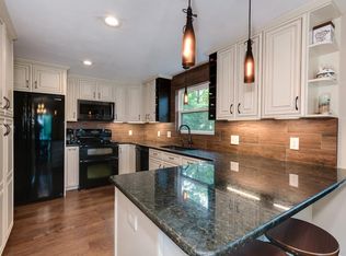 1 Hickory Ln, Webster, MA 01570